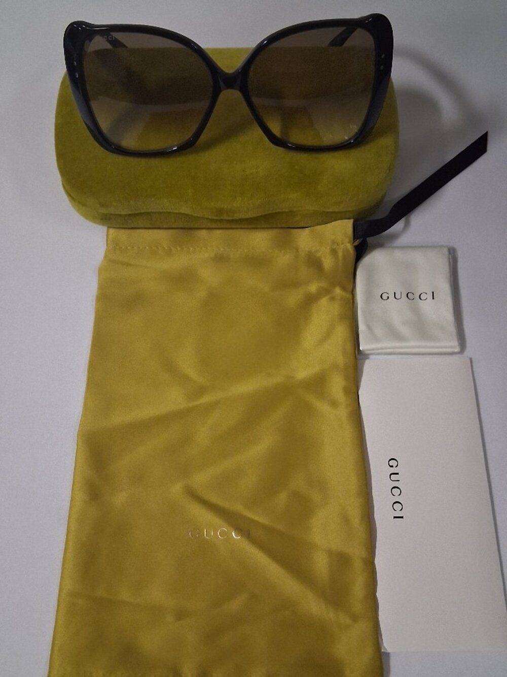 Gucci GG0471S Sunglasses in Shiny Black with Brown Gradient lenses New